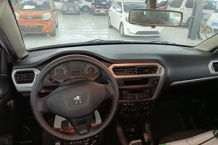Used Peugeot 301 2014 1.6L Manual Comfort Edition Center Console