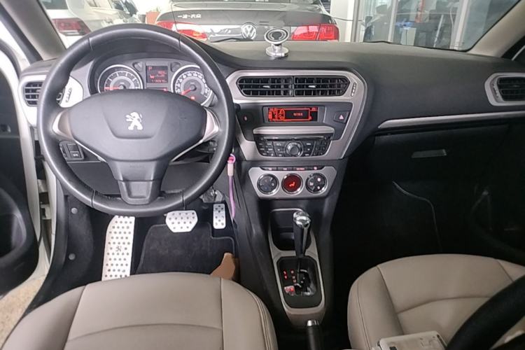 Used Peugeot 301 2014 1.6L Automatic Comfort Edition Center Console