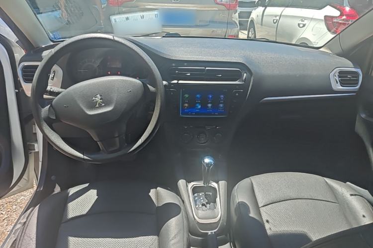 Used Peugeot 301 2014 1.6L Automatic Comfort Edition Center Console