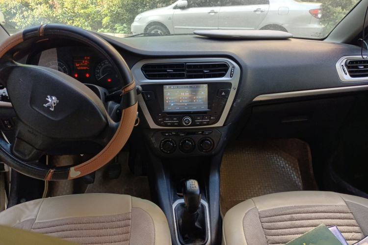 Used Peugeot 301 2014 1.6L Manual Comfort Edition Center Console