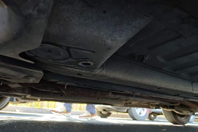 Used Peugeot 301 2014 1.6L Manual Comfort Edition Chassis Front Left