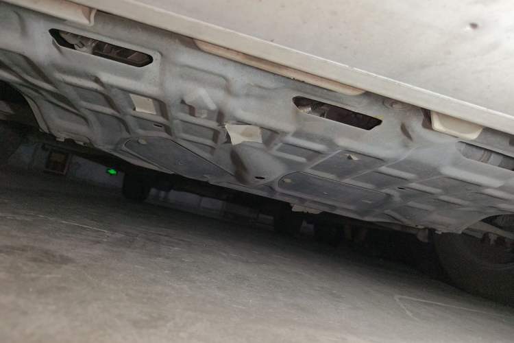 Used Peugeot 301 2014 1.6L Manual Comfort Edition Chassis Front