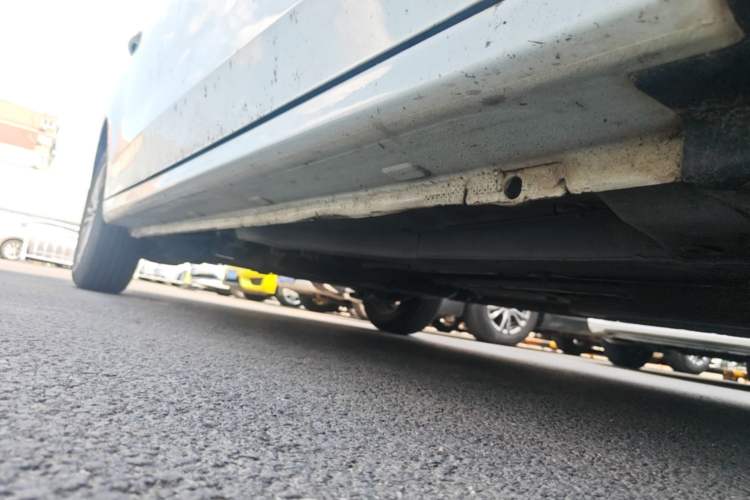 Used Peugeot 301 2014 1.6L Manual Comfort Edition Chassis Front Right