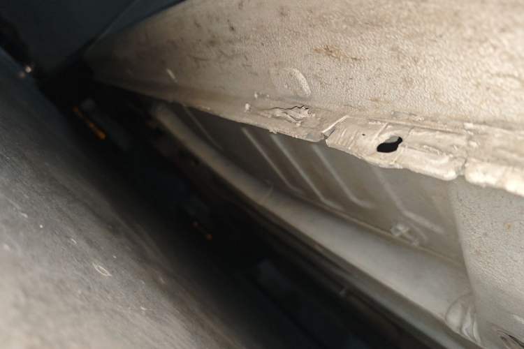 Used Peugeot 301 2014 1.6L Automatic Comfort Edition Chassis Front Right