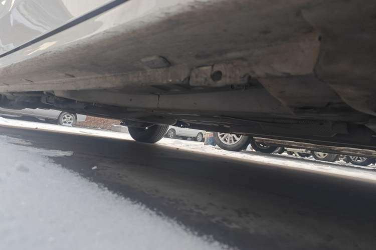Used Peugeot 301 2014 1.6L Automatic Comfort Edition Chassis Front Right