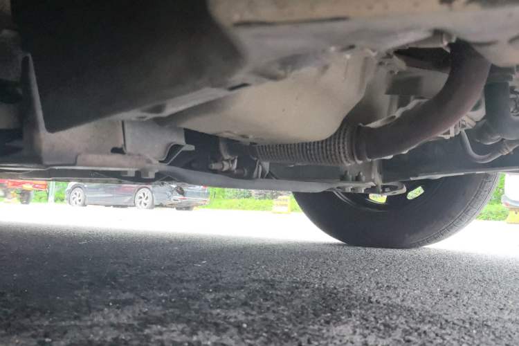 Used Peugeot 301 2014 1.6L Automatic Comfort Edition Chassis Front Right