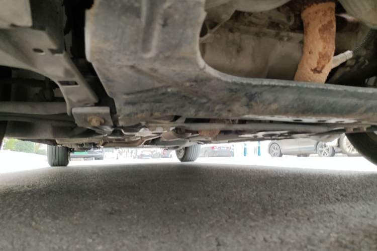 Used Peugeot 301 2014 1.6L Manual Comfort Edition Chassis Front Right