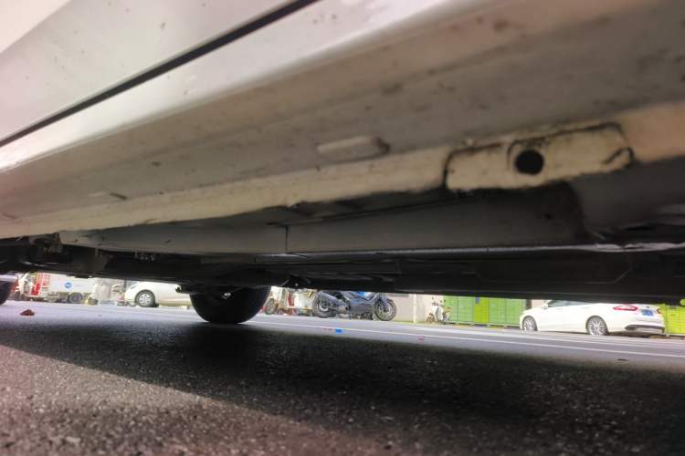 Used Peugeot 301 2014 1.6L Manual Comfort Edition Chassis Front Right
