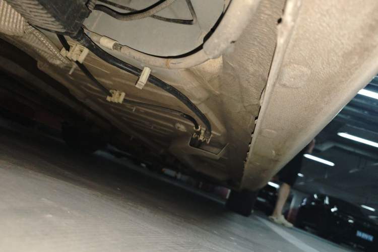 Used Peugeot 301 2014 1.6L Automatic Comfort Edition Chassis Rear Right