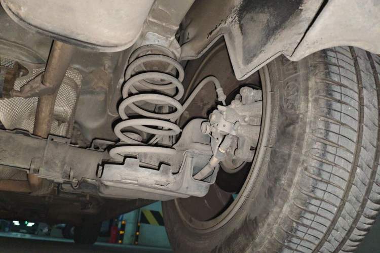 Used Peugeot 301 2014 1.6L Manual Comfort Edition Chassis Rear Right
