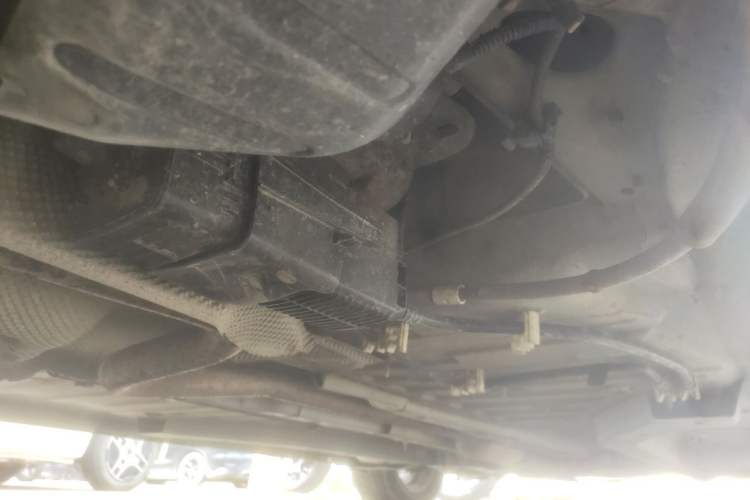 Used Peugeot 301 2014 1.6L Manual Comfort Edition Chassis Rear Right