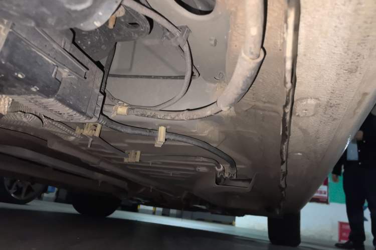 Used Peugeot 301 2014 1.6L Manual Comfort Edition Chassis Rear Right