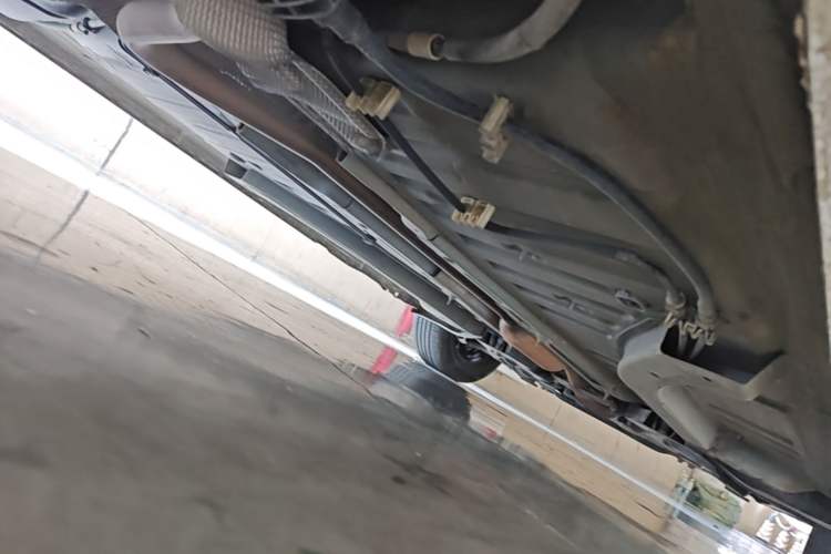 Used Peugeot 301 2014 1.6L Manual Comfort Edition Chassis Rear Right