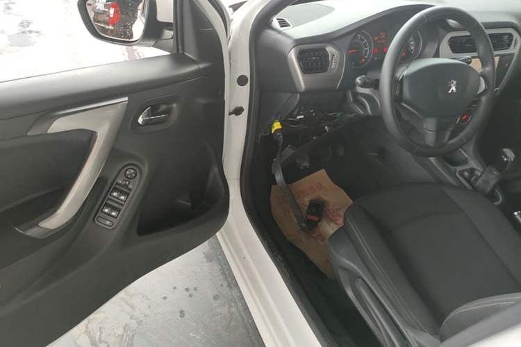 Used Peugeot 301 2014 1.6L Manual Luxury Edition Driver Seat
