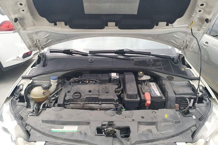 Used Peugeot 301 2014 1.6L Manual Comfort Edition Engine Bay