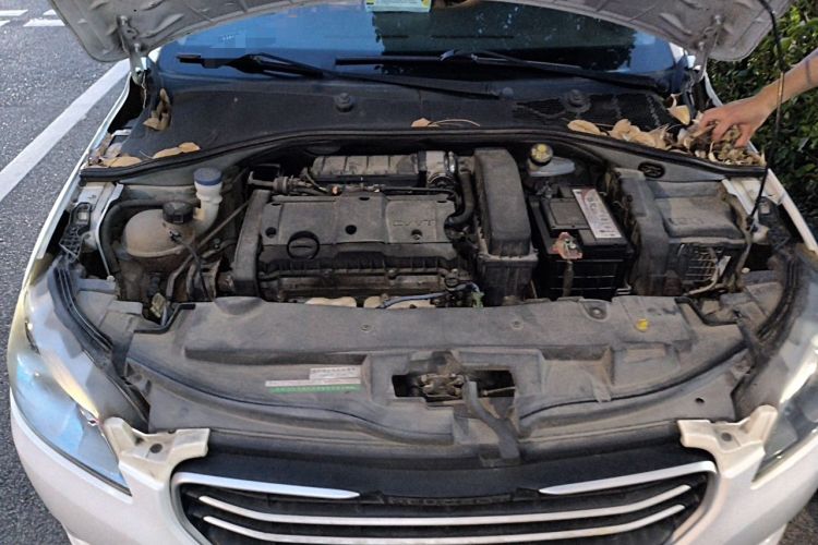 Used Peugeot 301 2014 1.6L Manual Comfort Edition Engine Bay