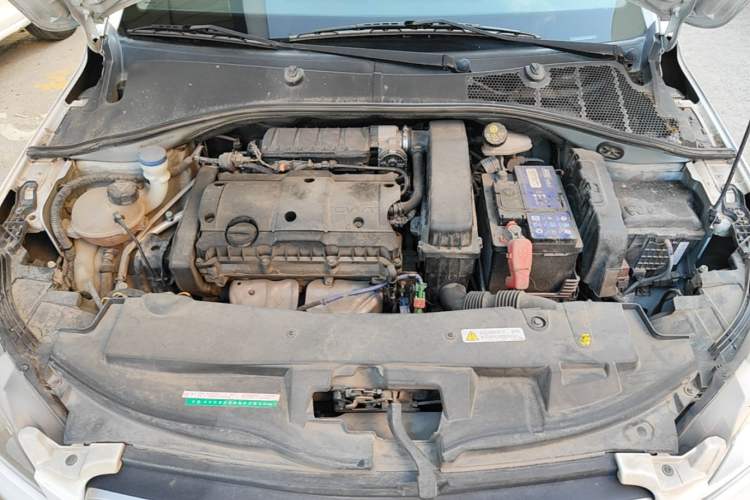 Used Peugeot 301 2014 1.6L Manual Comfort Edition Engine Bay
