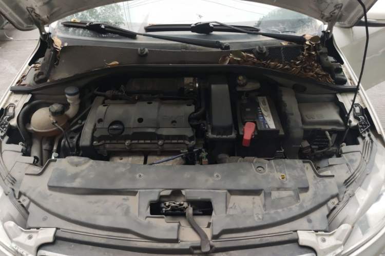 Used Peugeot 301 2014 1.6L Manual Comfort Edition Engine Bay