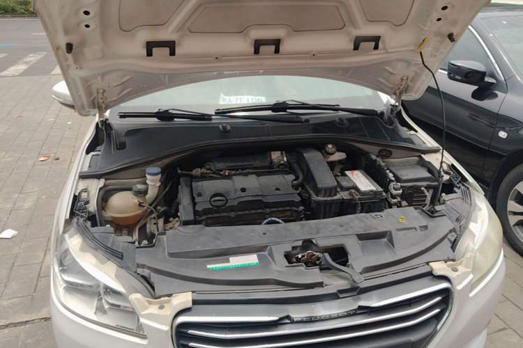 Used Peugeot 301 2014 1.6L Manual Comfort Edition Engine Bay