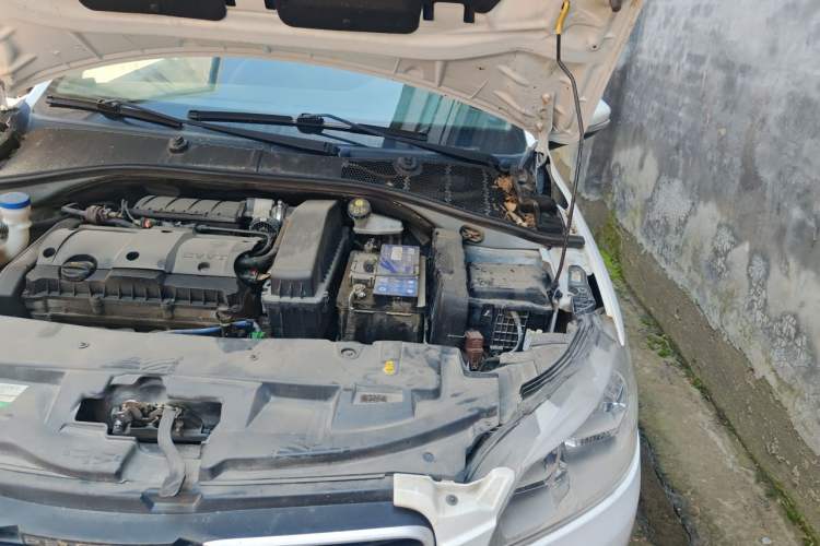 Used Peugeot 301 2014 1.6L Manual Comfort Edition Engine Bay Left