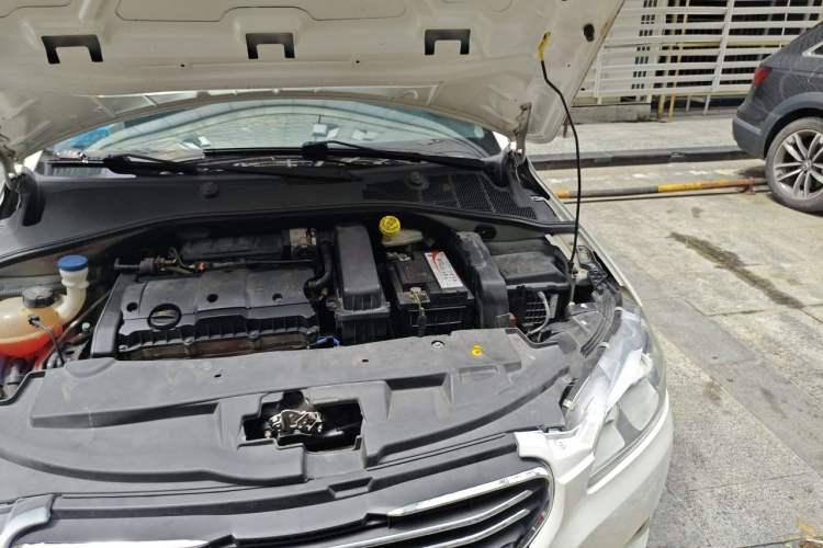Used Peugeot 301 2014 1.6L Manual Comfort Edition Engine Bay Left