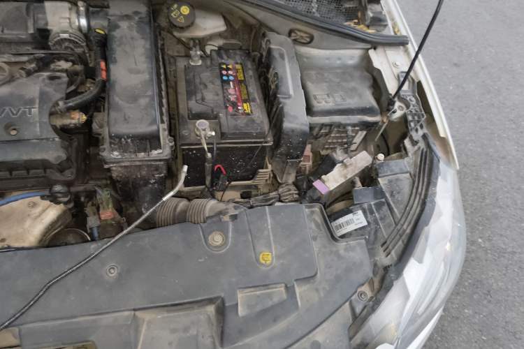 Used Peugeot 301 2014 1.6L Manual Comfort Edition Engine Bay Left