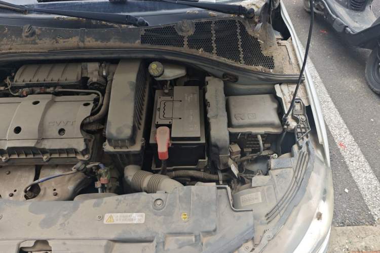 Used Peugeot 301 2014 1.6L Manual Luxury Edition Engine Bay Left
