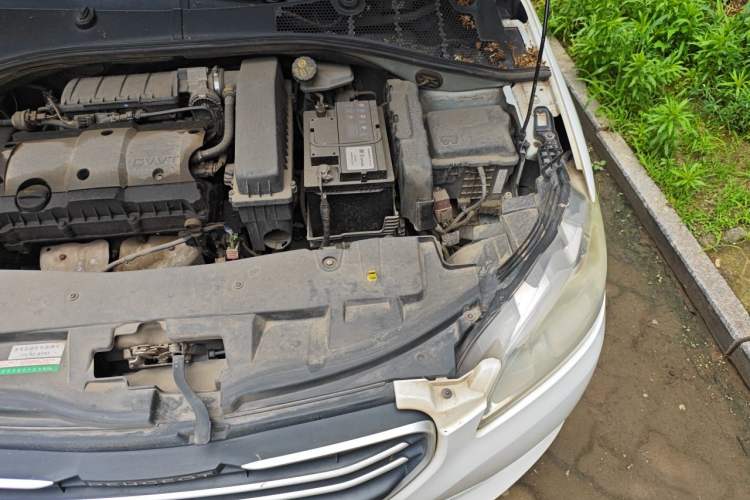 Used Peugeot 301 2014 1.6L Manual Comfort Edition Engine Bay Left