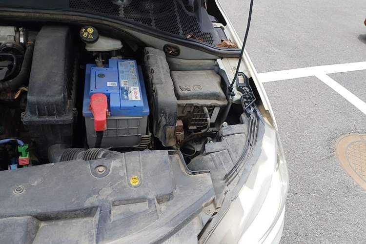 Used Peugeot 301 2014 1.6L Manual Comfort Edition Engine Bay Left