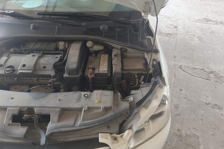 Used Peugeot 301 2014 1.6L Manual Comfort Edition Engine Bay Left