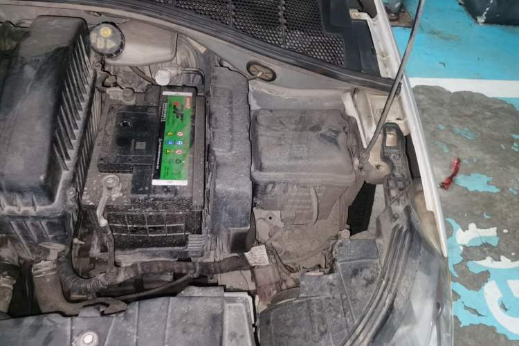 Used Peugeot 301 2014 1.6L Manual Comfort Edition Engine Bay Left