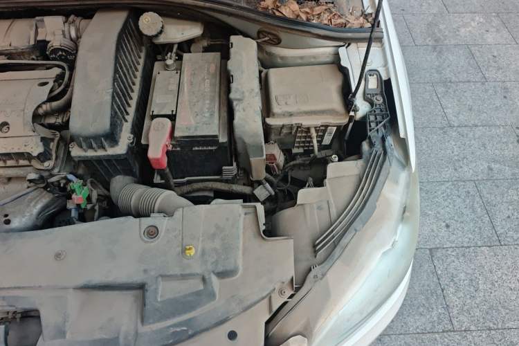 Used Peugeot 301 2014 1.6L Manual Comfort Edition Engine Bay Left