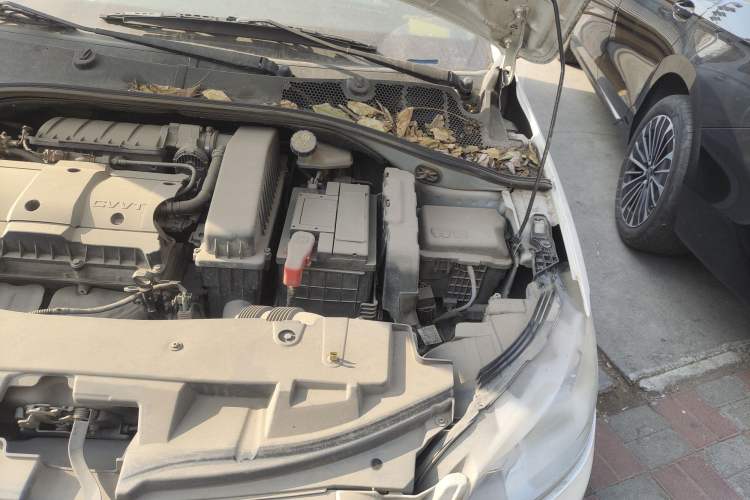 Used Peugeot 301 2014 1.6L Manual Comfort Edition Engine Bay Left