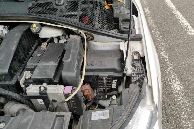 Used Peugeot 301 2014 1.6L Manual Comfort Edition CNG Engine Bay Left