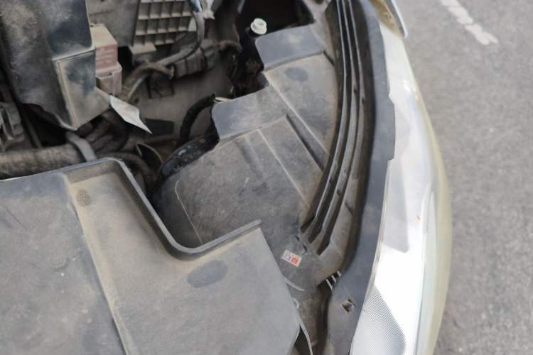 Used Peugeot 301 2014 1.6L Manual Luxury Edition Engine Bay Left