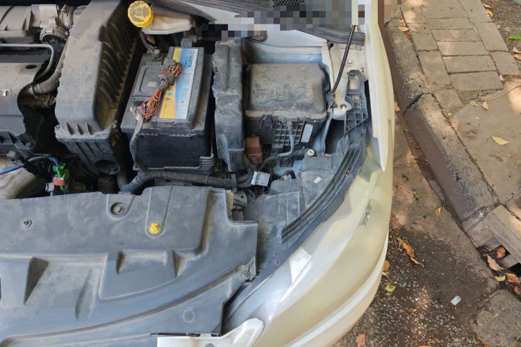 Used Peugeot 301 2014 1.6L Manual Comfort Edition Engine Bay Left