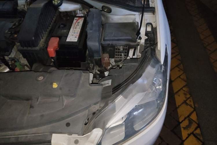 Used Peugeot 301 2014 1.6L Manual Comfort Edition Engine Bay Left
