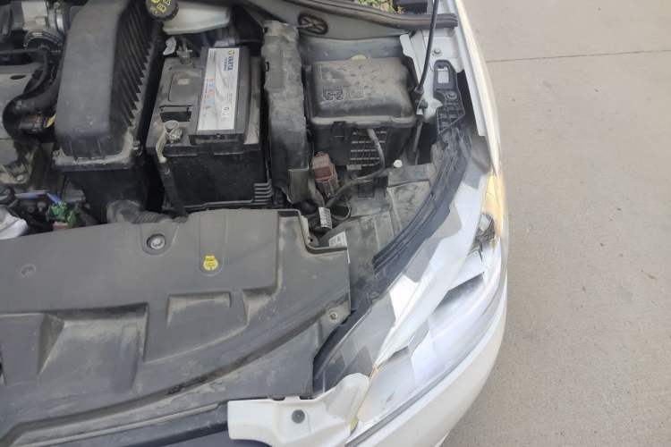 Used Peugeot 301 2014 1.6L Manual Comfort Edition Engine Bay Left