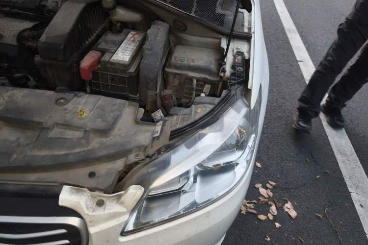 Used Peugeot 301 2014 1.6L Manual Comfort Edition Engine Bay Left