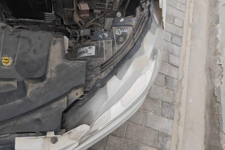 Used Peugeot 301 2014 1.6L Manual Luxury Edition Engine Bay Left