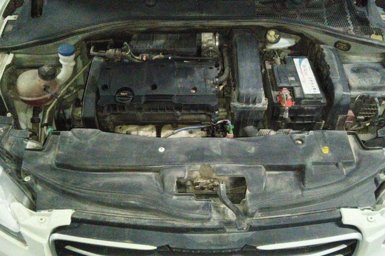 Used Peugeot 301 2014 1.6L Manual Comfort Edition Engine Bay
