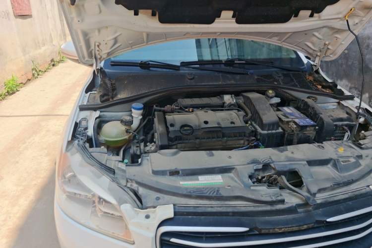 Used Peugeot 301 2014 1.6L Manual Comfort Edition Engine Bay Right