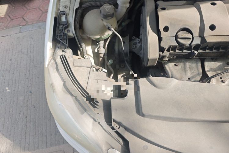 Used Peugeot 301 2014 1.6L Manual Comfort Edition Engine Bay Right