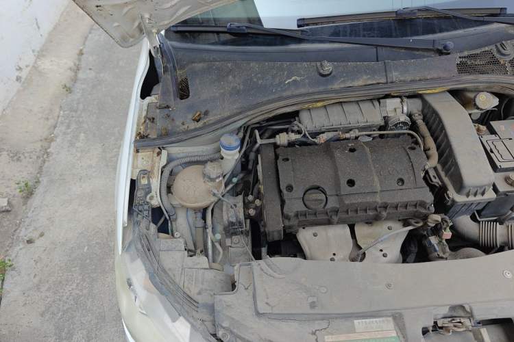 Used Peugeot 301 2014 1.6L Manual Comfort Edition Engine Bay Right