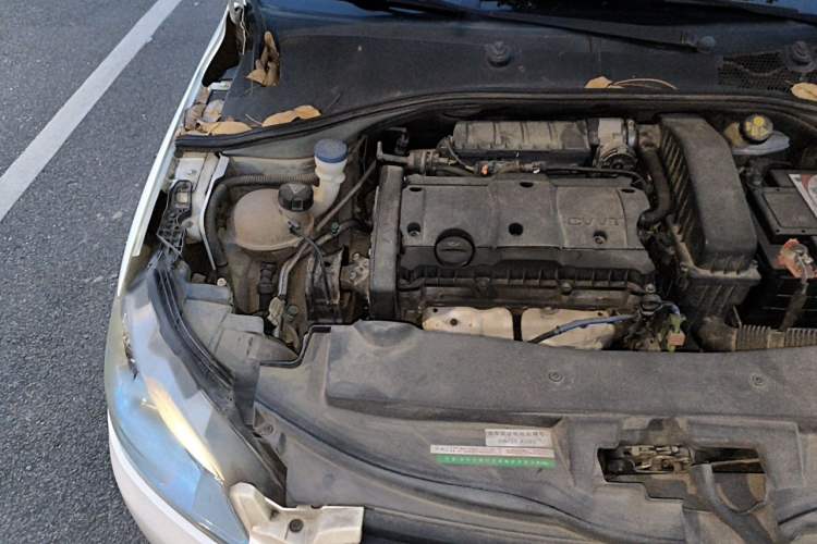 Used Peugeot 301 2014 1.6L Manual Comfort Edition Engine Bay Right