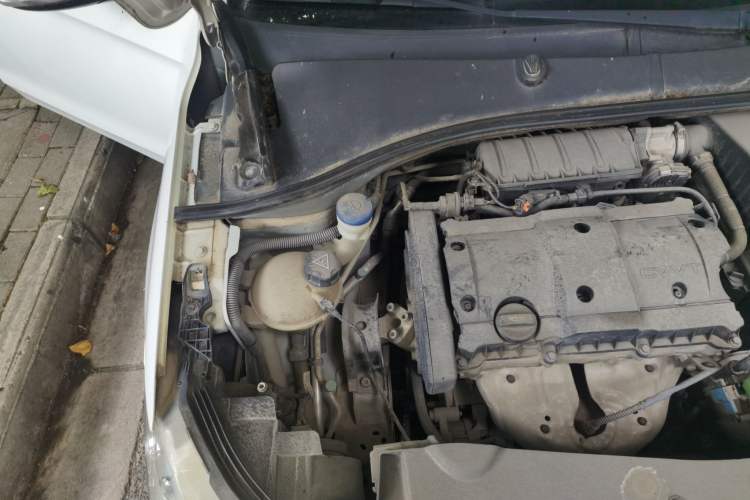 Used Peugeot 301 2014 1.6L Manual Comfort Edition Engine Bay Right