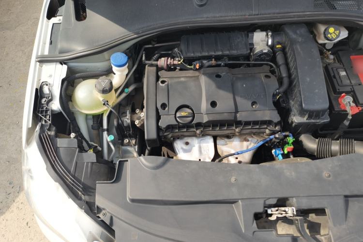 Used Peugeot 301 2014 1.6L Automatic Luxury Edition Engine Bay Right