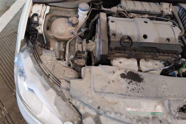 Used Peugeot 301 2014 1.6L Manual Comfort Edition Engine Bay Right