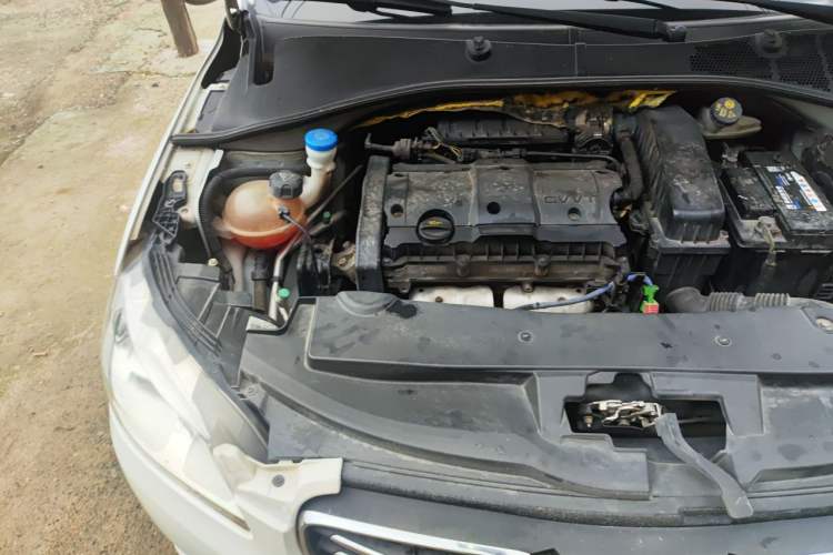 Used Peugeot 301 2014 1.6L Manual Comfort Edition Engine Bay Right