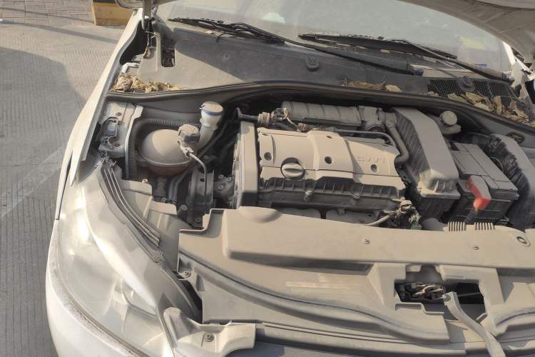 Used Peugeot 301 2014 1.6L Manual Comfort Edition Engine Bay Right